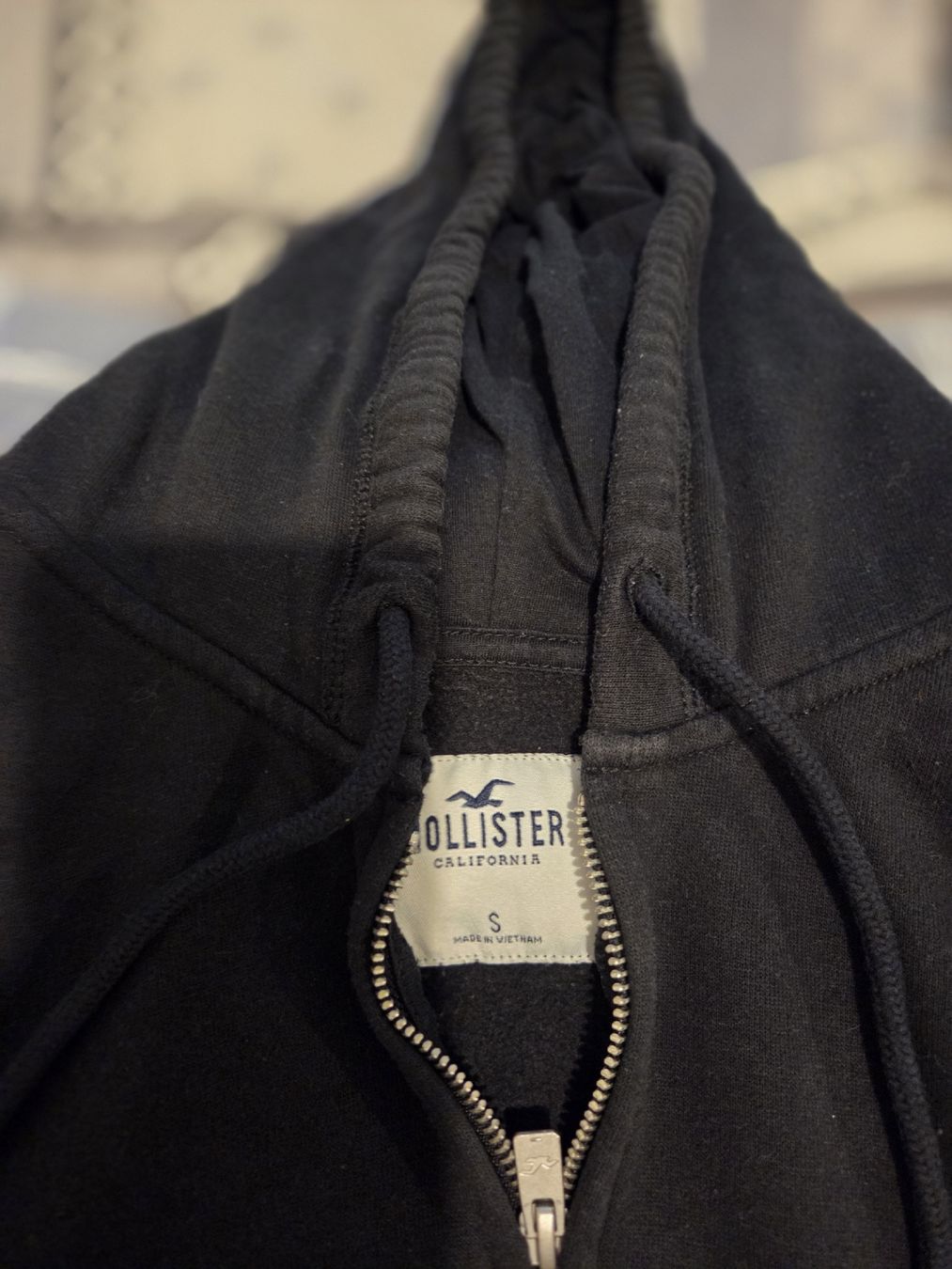 Pullover & Sweatshirts: BDG Hoodie schwarz Grösse S – Gebraucht aus Bonstetten von atiale 1