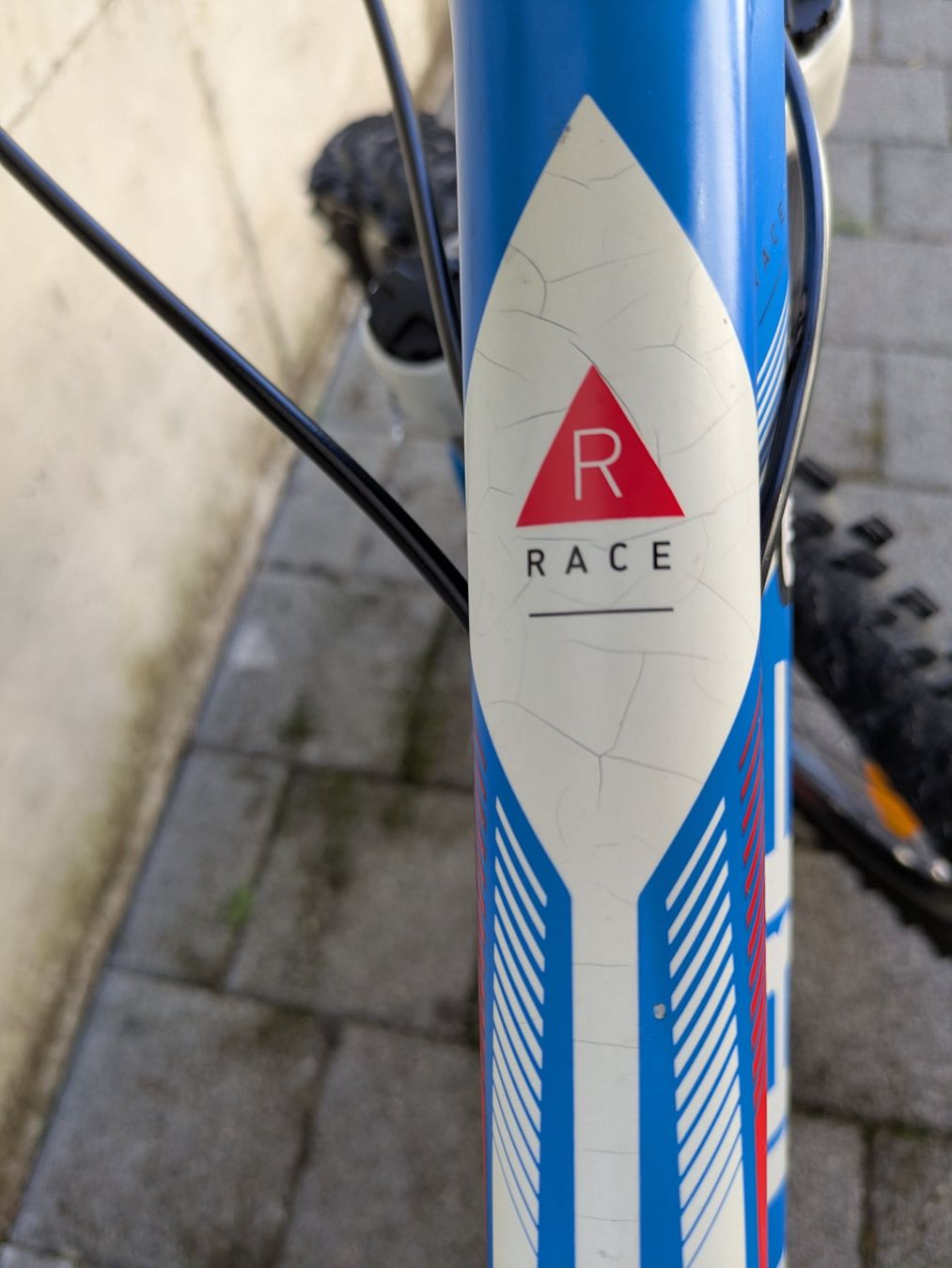 Cube Biciclette: Cube Kid 240 blue' n'white' n' flashred 24'' – Usato da Kriens venduto da jaku 3