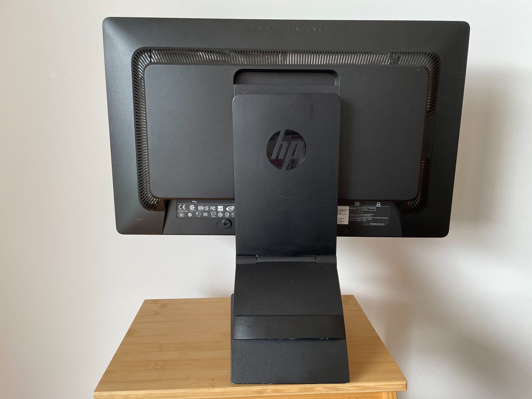 Hewlett Packard Monitor: Ecran HP EliteDisplay E201 - Ecran 20 pouces – Usato da Petit Lancy venduto da gil_hr6v 6