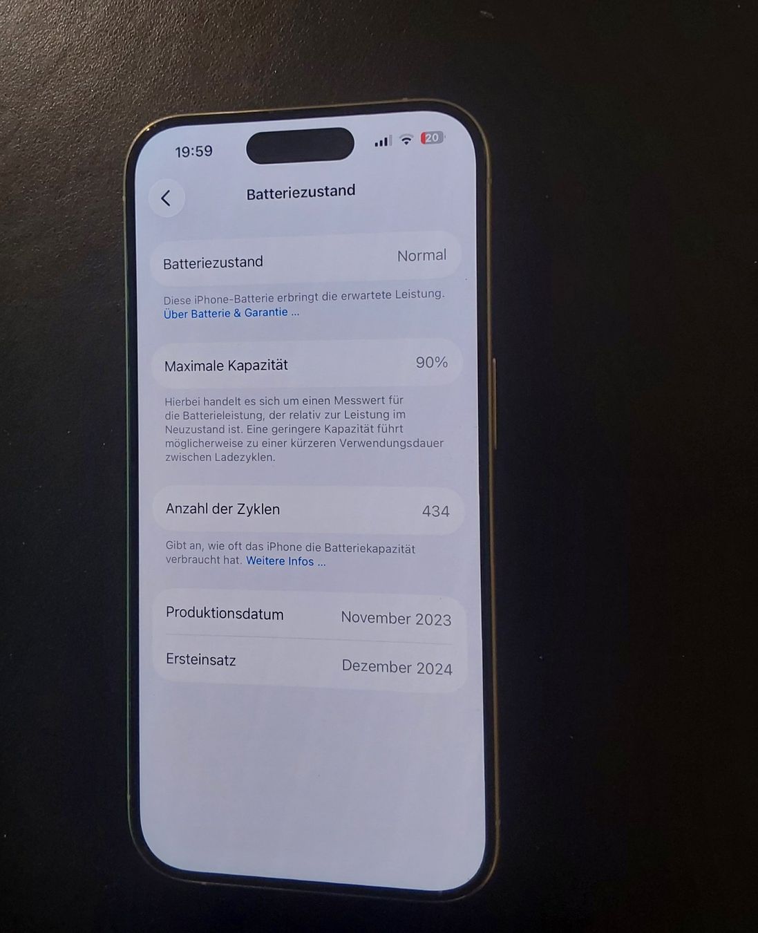 Apple Portables: Iphone 15 Pro / 1TB / mit Garantie Swisscom – D'occasion à Kaltbach par samurai55 2