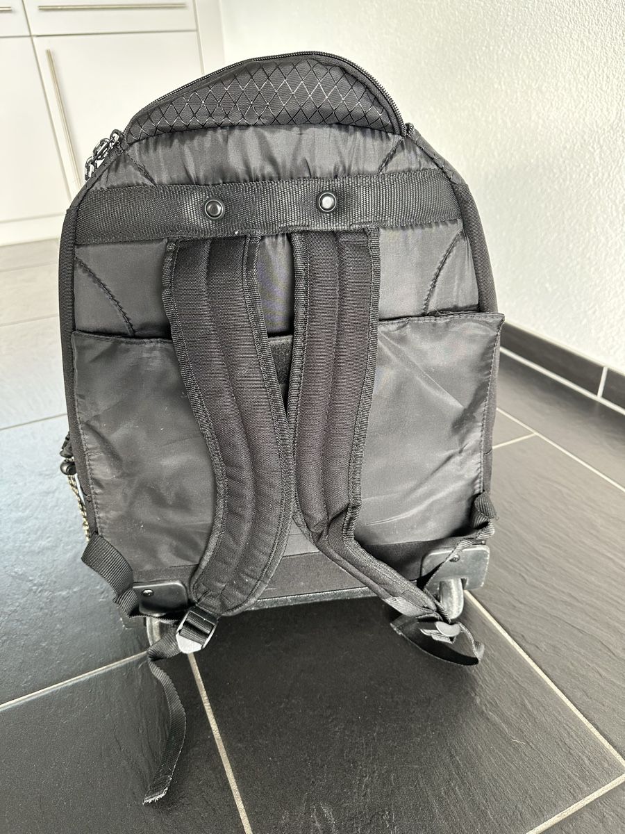 Targus Zaini: Schwarzer Laptop Rucksack – Usato da Luzern venduto da miamibeach2009 2