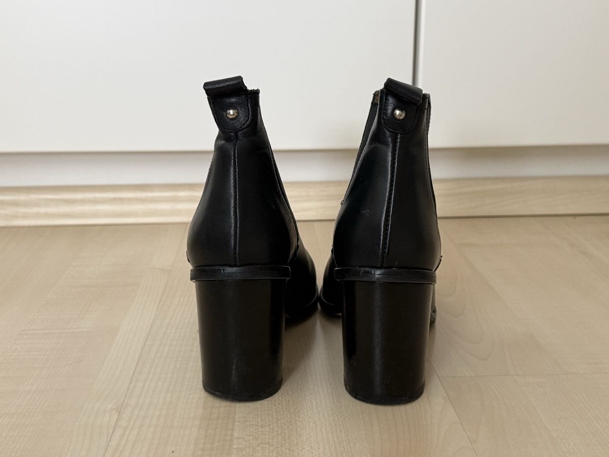 Chaussures femmes: Schwarze Leder-Stiefeletten - Grösse 39 – D'occasion à Neerach par lar_tkp2 2