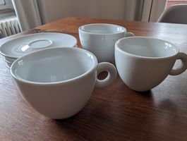 3 Illy Kaffee Tassen gross (Cappuccino) mit Unterteller