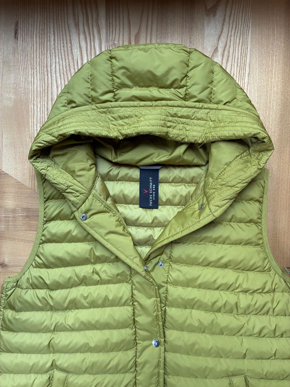 Fuchs Schmitt Gilet & Giacche senza maniche: Fuchs Schmitt Steppweste mit Kapuze grün – Nuovo (secondo la descrizione) da Steffisburg venduto da car_h9ft 2
