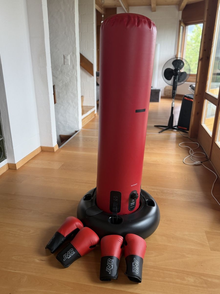 Sacchi da boxe: Boxsack Outshock mit Boxhandschuhen 6 oz – Usato da Dotzigen venduto da chsail