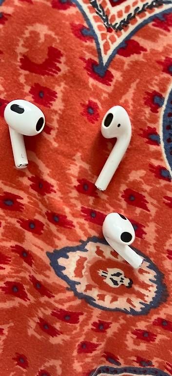 Cuffie: Airpods Apple – Usato da Tenero venduto da loa_7m8d