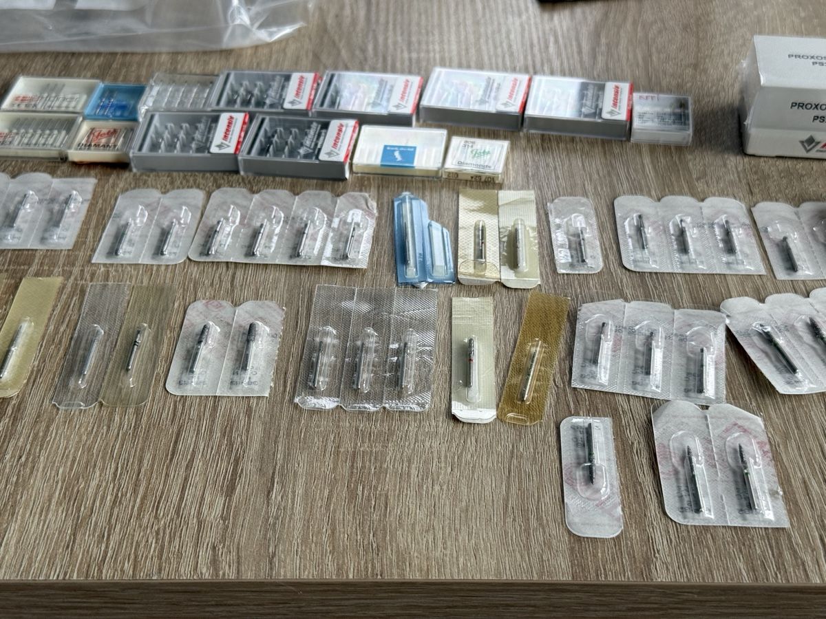 Attrezzature mediche: FG Diamantbohrer Zahnmedizin – Usato da Opfikon venduto da na0_rrc8 5