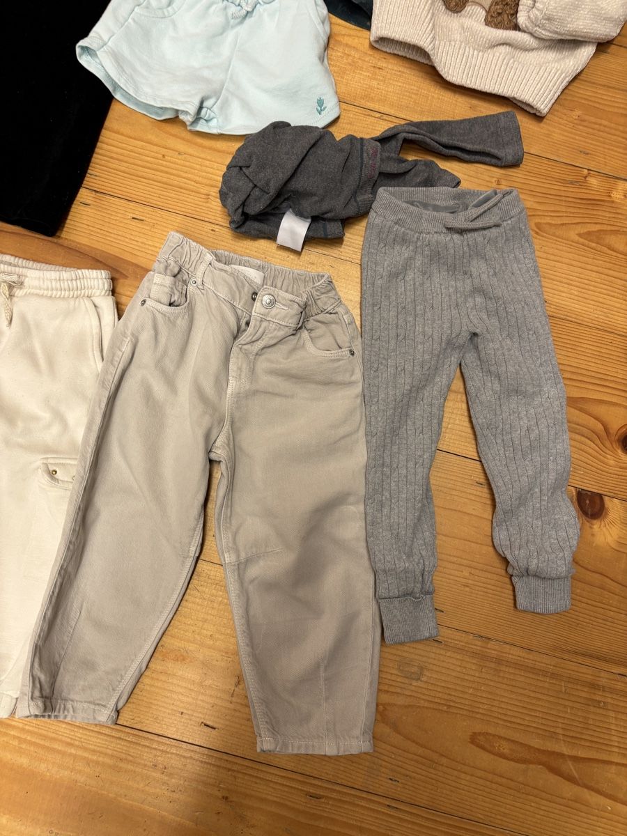 Lotti & Set di vestiti: Kleiderpaket Mädels, Grösse 98/104 – Usato da Büren an der Aare venduto da Nikito2001 7