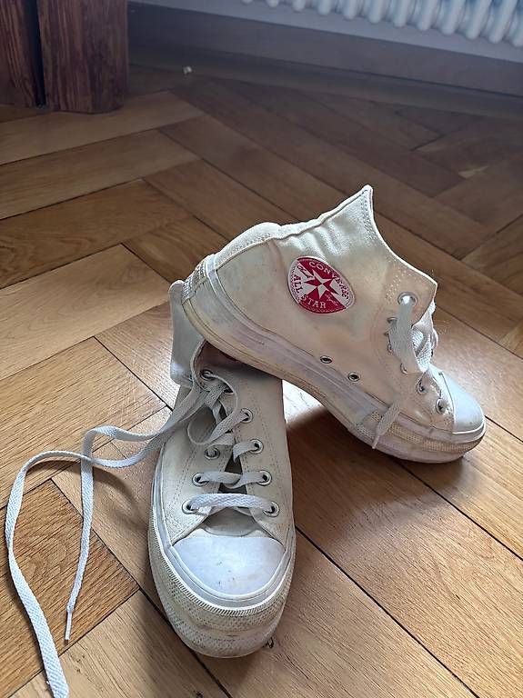Converse Scarpe da donna: Weisse Converse mit Plateausohle Gr. 39.5 – Usato da Bern venduto da viddra