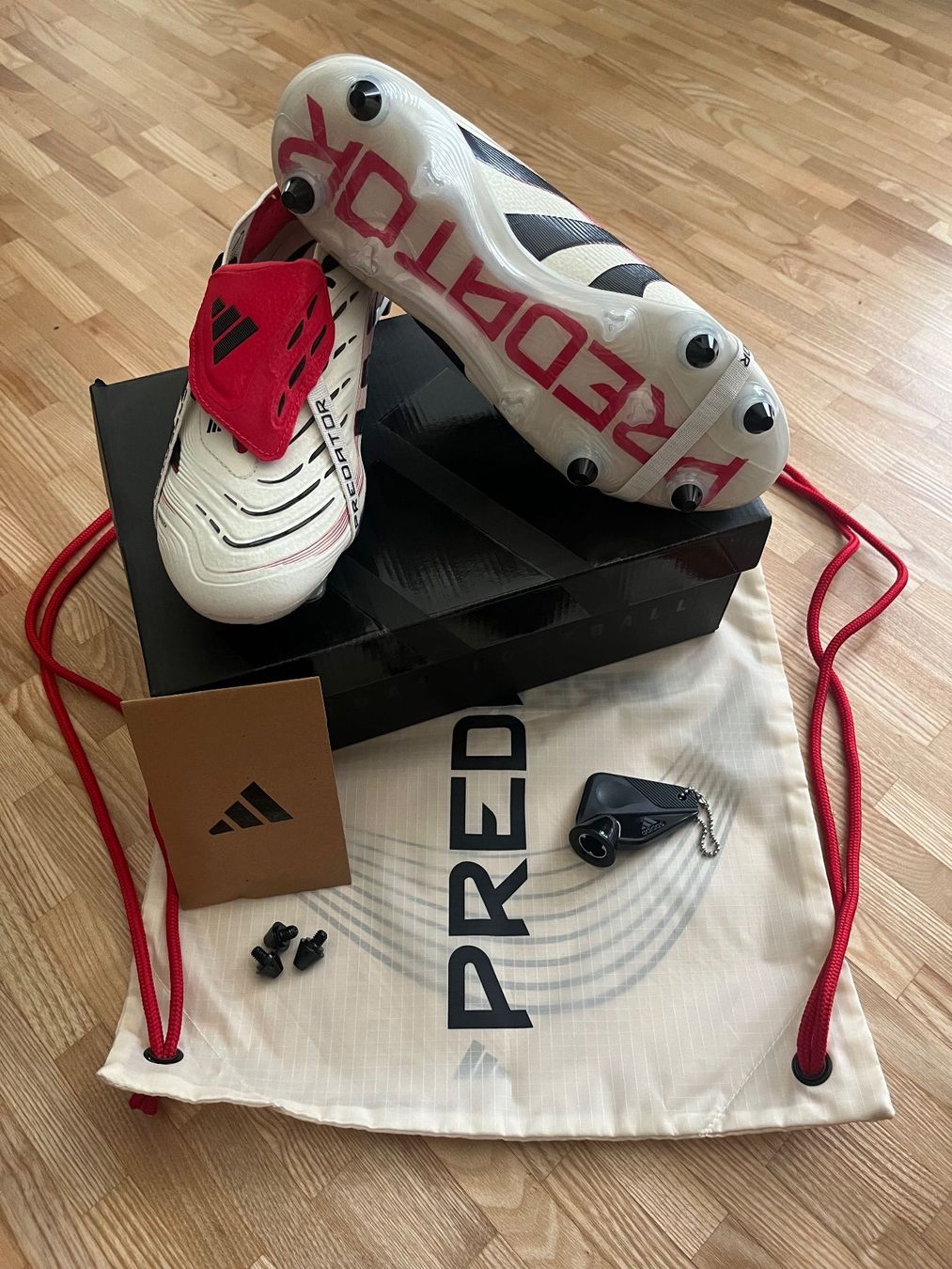 Adidas Herrenschuhe: Predator Elite FT SG – Neu und originalverpackt aus Seuzach von Black_sheep