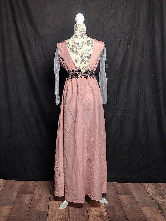 Kleider: Rosa Maxikleid mit Spitze  Gr. 36, bodenlang – Gebraucht aus Triesenberg von JustAPhotographer 2