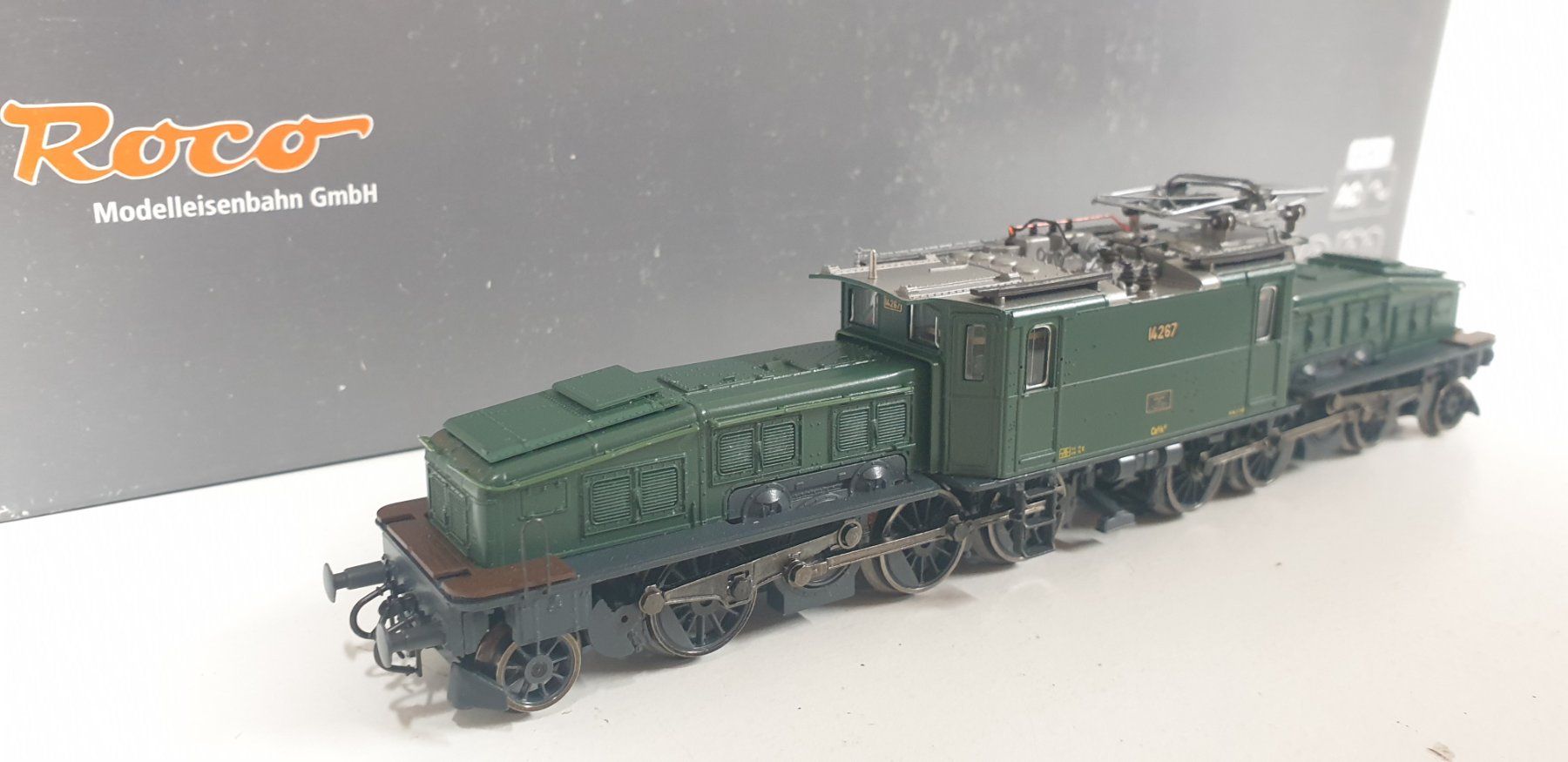 Roco Modellini di ferrovie: Roco SBB Ce6/8 Rangierkrokodil Digital H0/AC 69848 – Usato da Neuenhof venduto da ludovicco 5