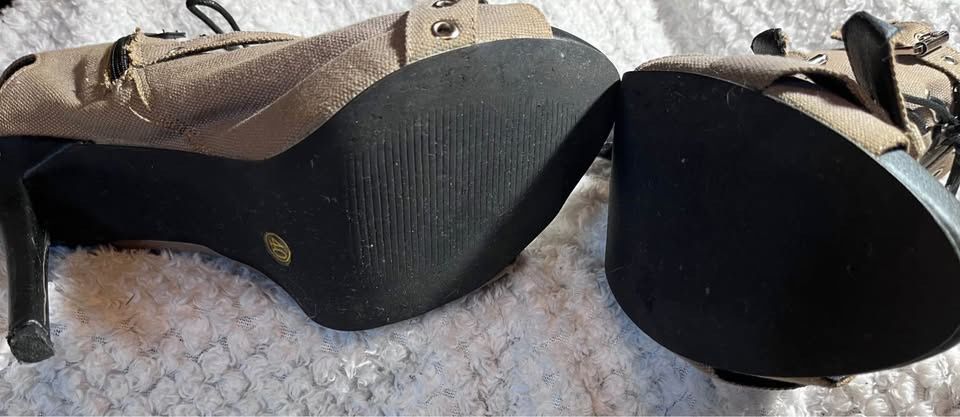 Scarpe da donna: High Heels im Army Look – Usato da Flüelen venduto da Raubkatze-Achilles 3