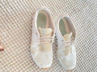 On Chaussures femmes: ON Cloud – D'occasion à Zumikon par Karin54 2