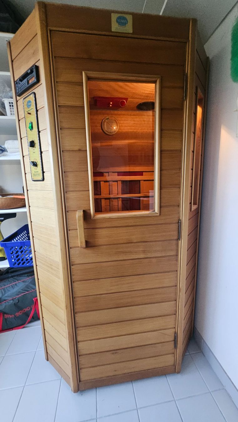 Sauna & Accessori: Infrarot-Wärmekabine – Usato da Belp venduto da ag.52