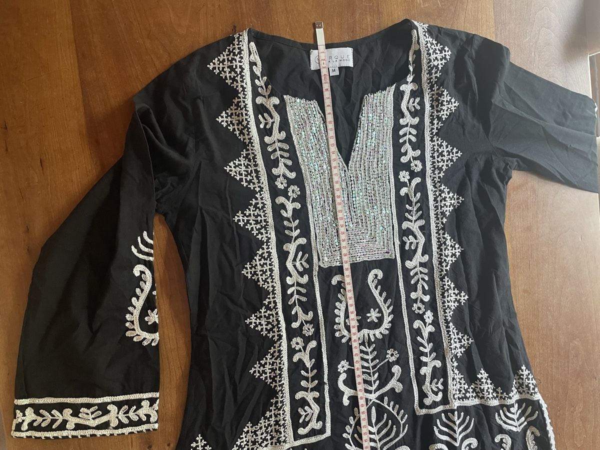 Tuniche: Schwarz/Weiss mit Stickerei Gr. M – Usato da Gockhausen venduto da AnneT07