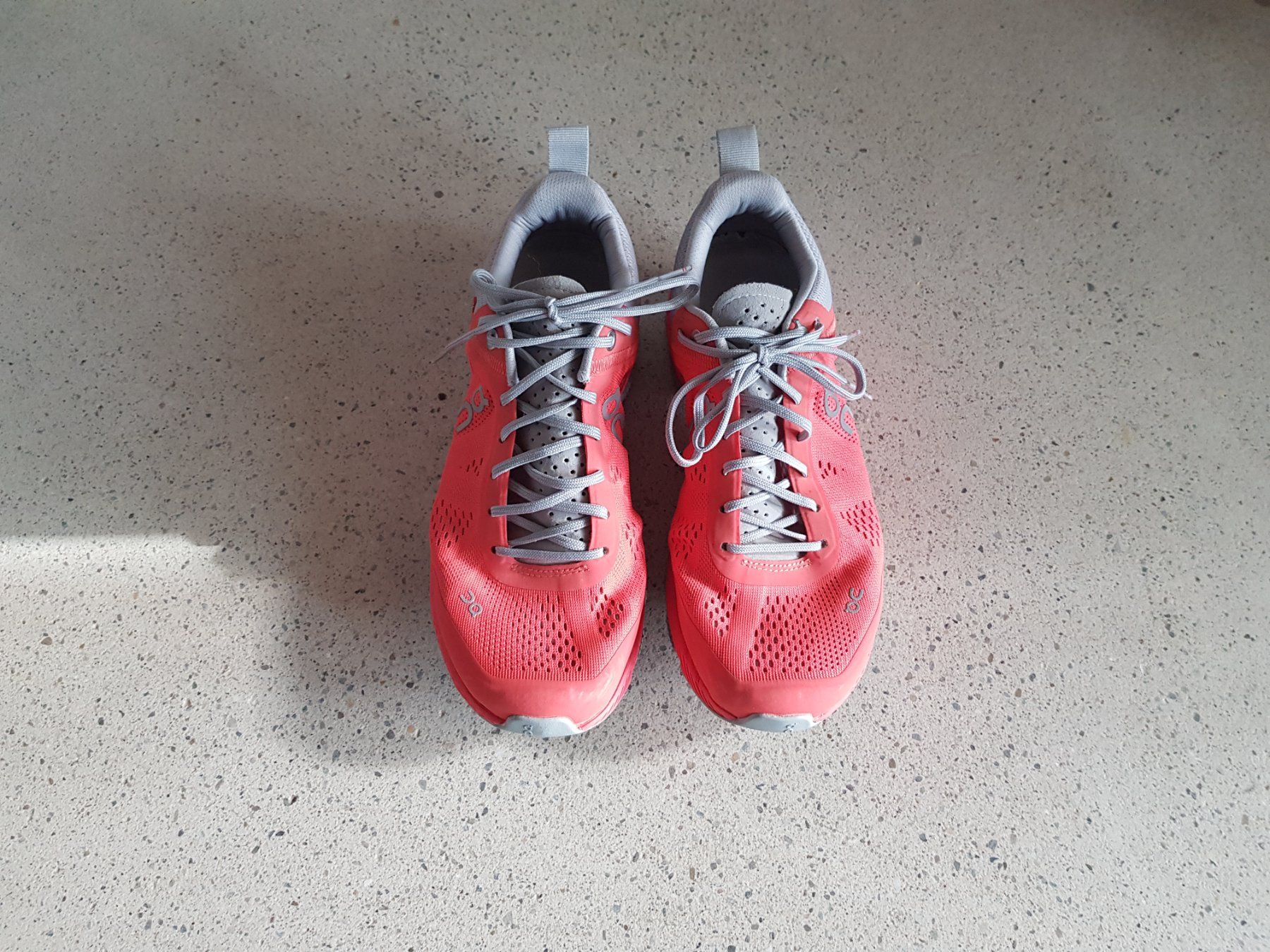 On Scarpe da donna: ON Damen Laufschuh Grösse 37 – Usato da Basel venduto da Birs868 1