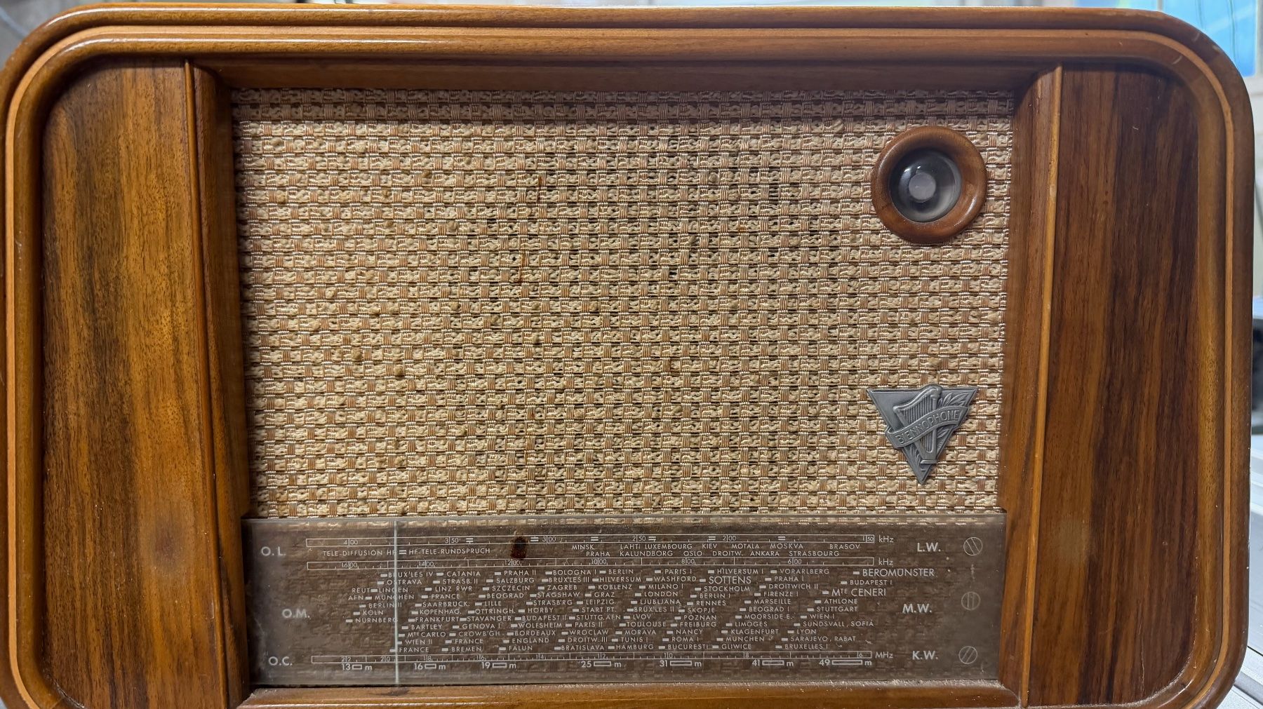 Biennophone Radio: Vintage Röhrenradio – Usato da Zuchwil venduto da Clamase