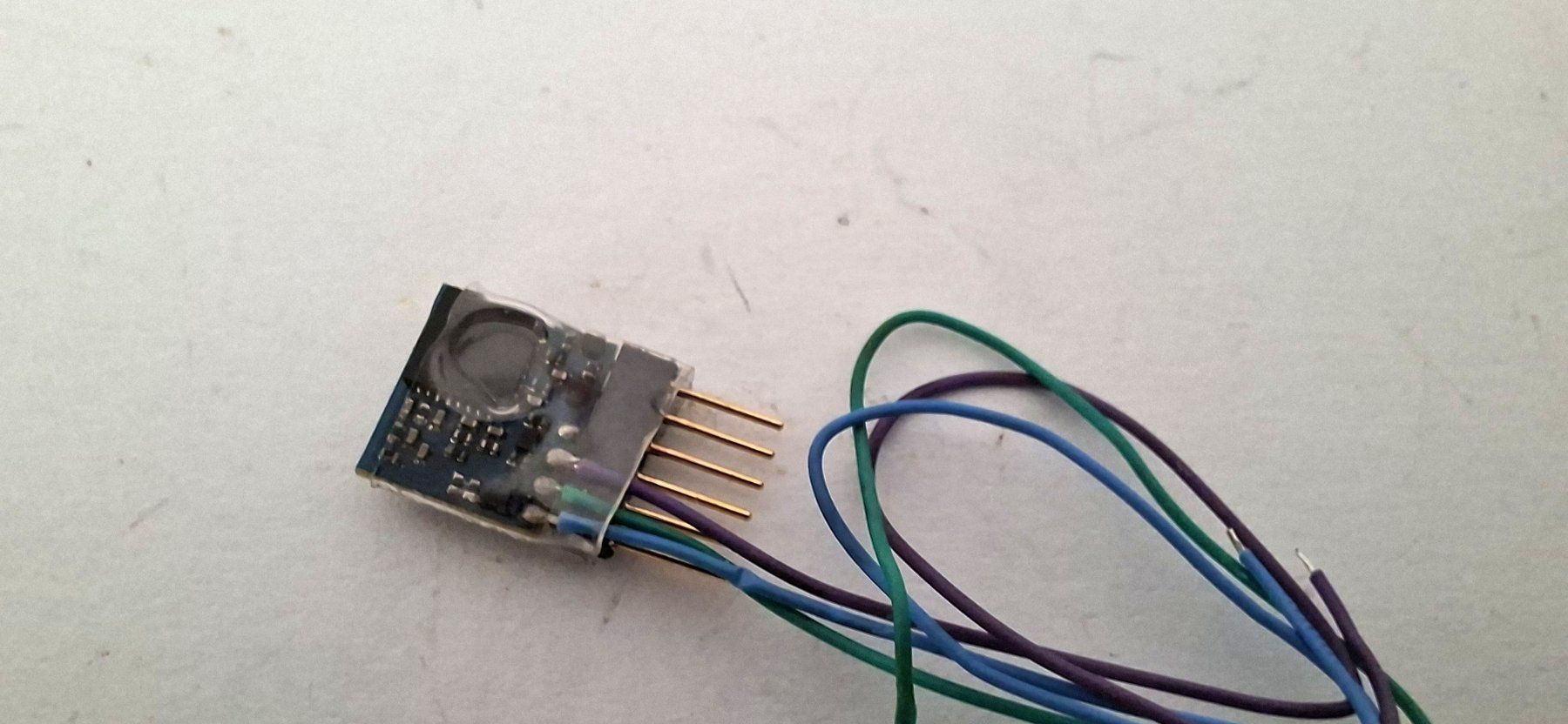 Trains électriques: DECODER NEM 651 Direktstecker vermutlich ESU – Neuf (Voir description) à Biberist par Ntrains 1