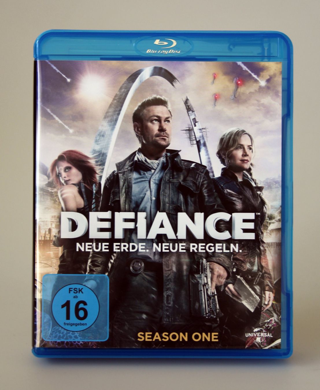 Tutti i DVDs: Defiance - Season 1 – Usato da Münchenbuchsee venduto da Chaoo