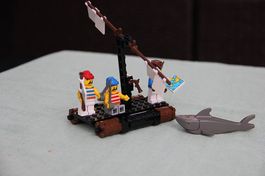 LEGO 6257 Castaway's Raft und LEGO 6245 Harbour Sentry