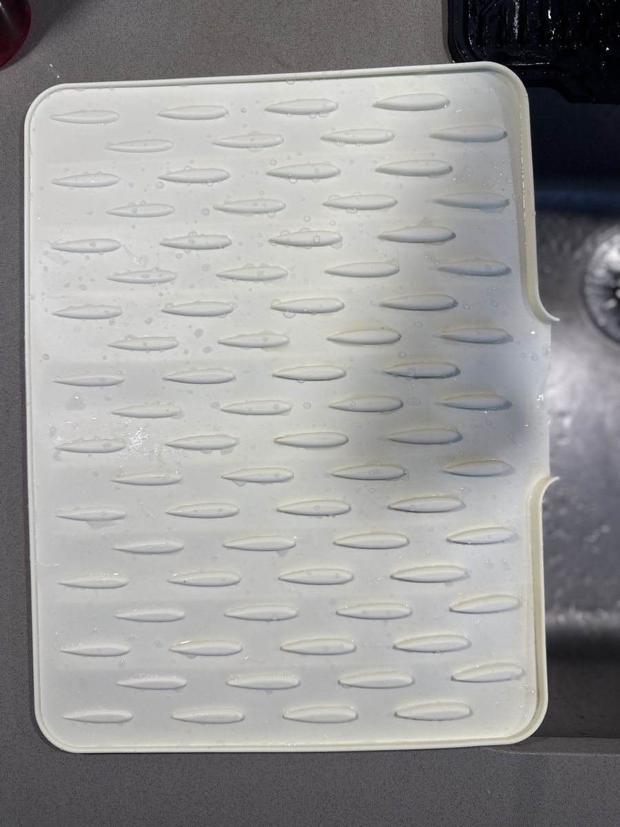 Komplettküchen: Dish Drying Mat White Silicone Good Condition – Gebraucht aus Gattikon von Sarahs_Schatzkammer