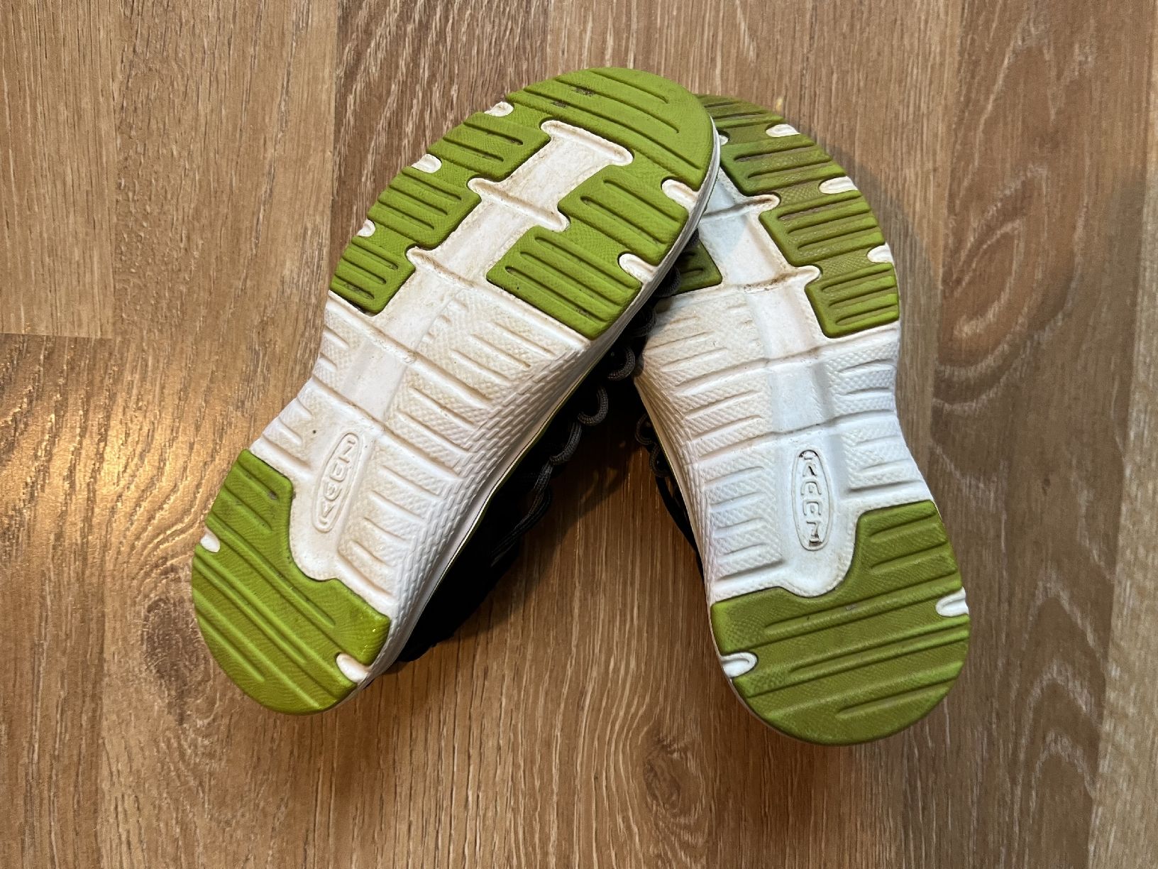 Keen Scarpe da uomo: Schöne Schuhe Keen Kinder 27 + espadrillas – Usato da Basel venduto da nin_p9w6 1
