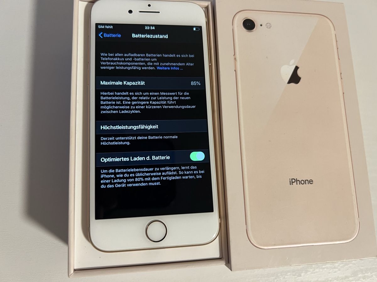 Apple Telefoni cellulari / Smartphones: iPhone 8 Gold 64 GB zu verkaufen – Usato da Adliswil venduto da Pacifoll 2