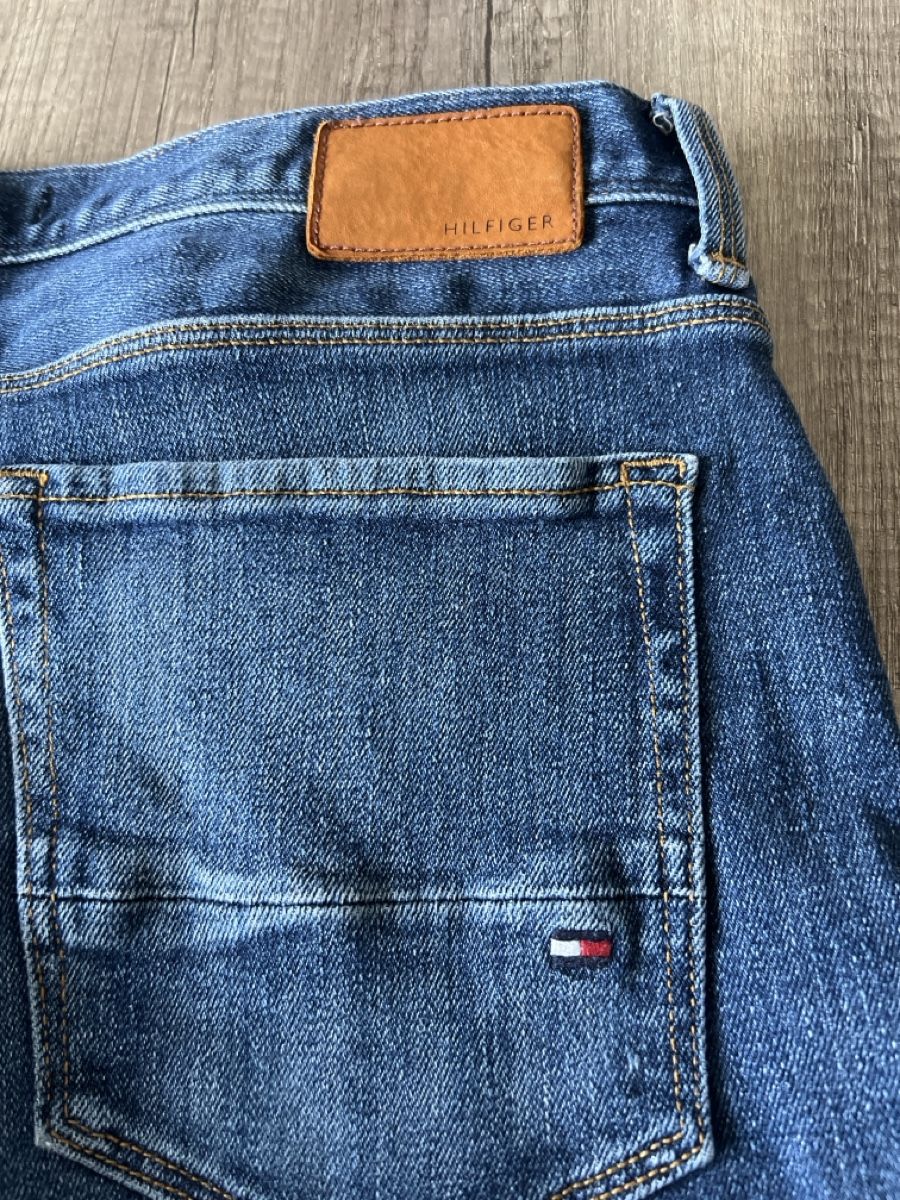 Tommy Hilfiger Jeans: Tommy Hilfiger – Gebraucht aus Binningen von salentino4ever 3