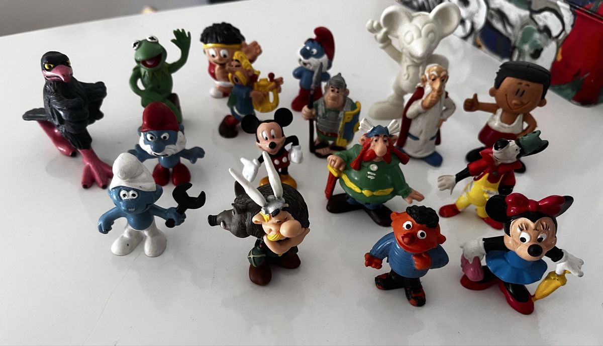 Disney Figuren: Konvolut Comic Figuren Disney Asterix Schlümpfe – Gebraucht aus Recherswil von Solheure66