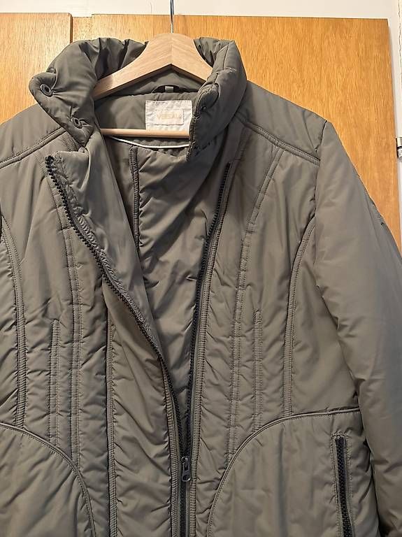 Vestes: Damen-Daunenjacke – D'occasion à Wallisellen par Versiva4