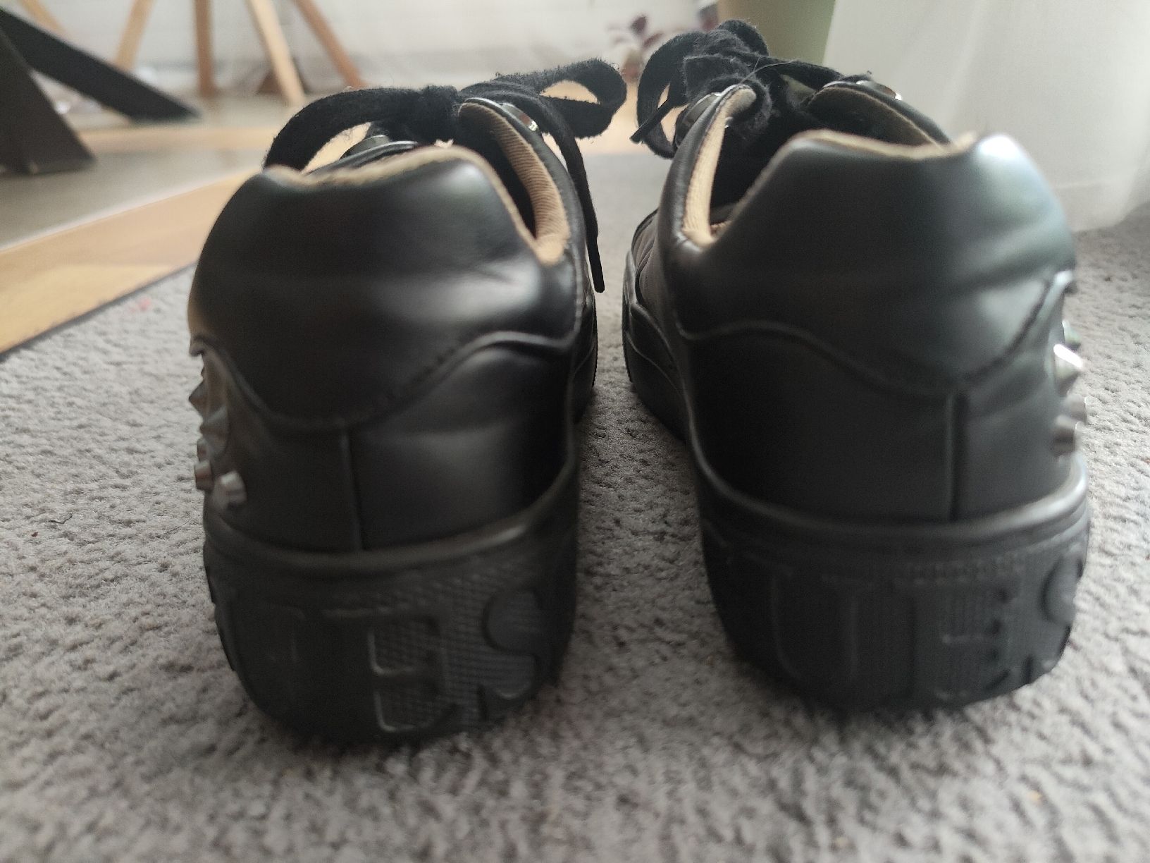 Chaussures hommes: Guess Sneakers gr.35 schwarz – D'occasion à Obernau par ChooseWisely 3