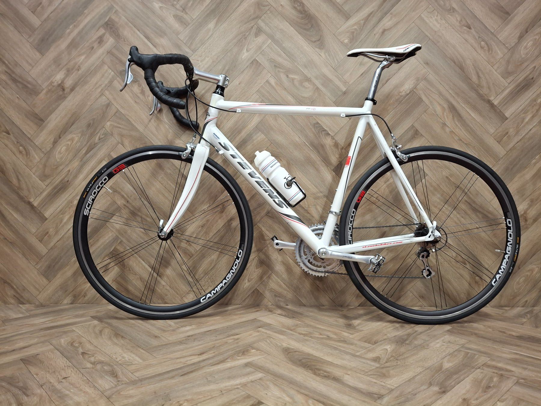 Stevens Velos: Stevens Rennvelo weiss – Gebraucht aus Niederuzwil von Buecherwaeldli 1