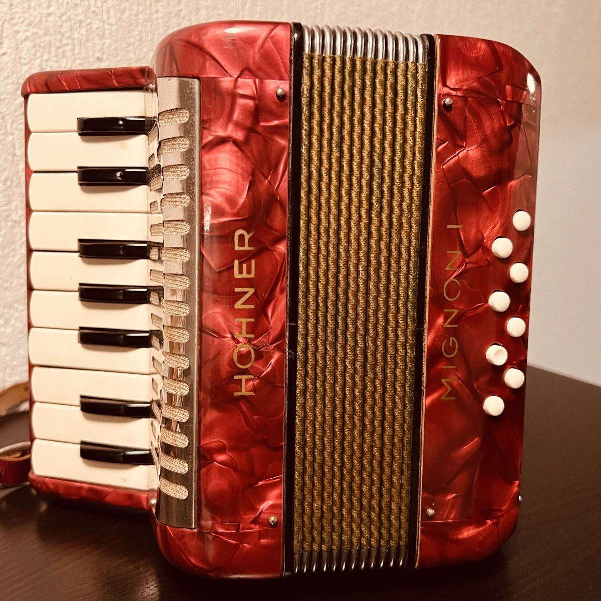 Hohner Musikinstrumente: Hohner Kinder Örgali – Gebraucht aus Wolhusen von Bunei