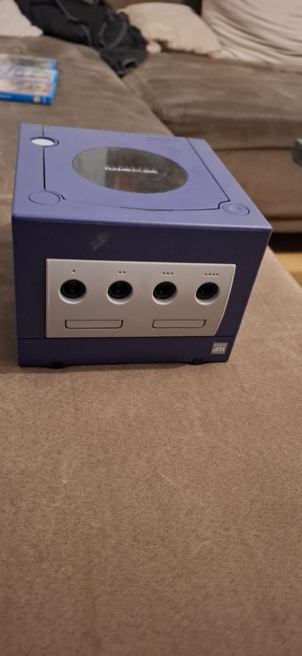 Nintendo Console: Nintendo Gamecube + Controller und 2 Spiele – Usato da Tann venduto da fla_f6wq 2