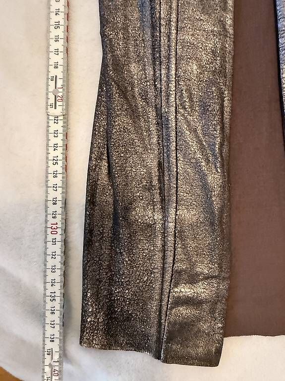 Vestiti: Kleid Lang Braun/Gold – Usato da Füllinsdorf venduto da Rivai 2