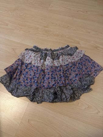 Rock mit Short Maje bunt geblümt Rüschen im guten Zustand