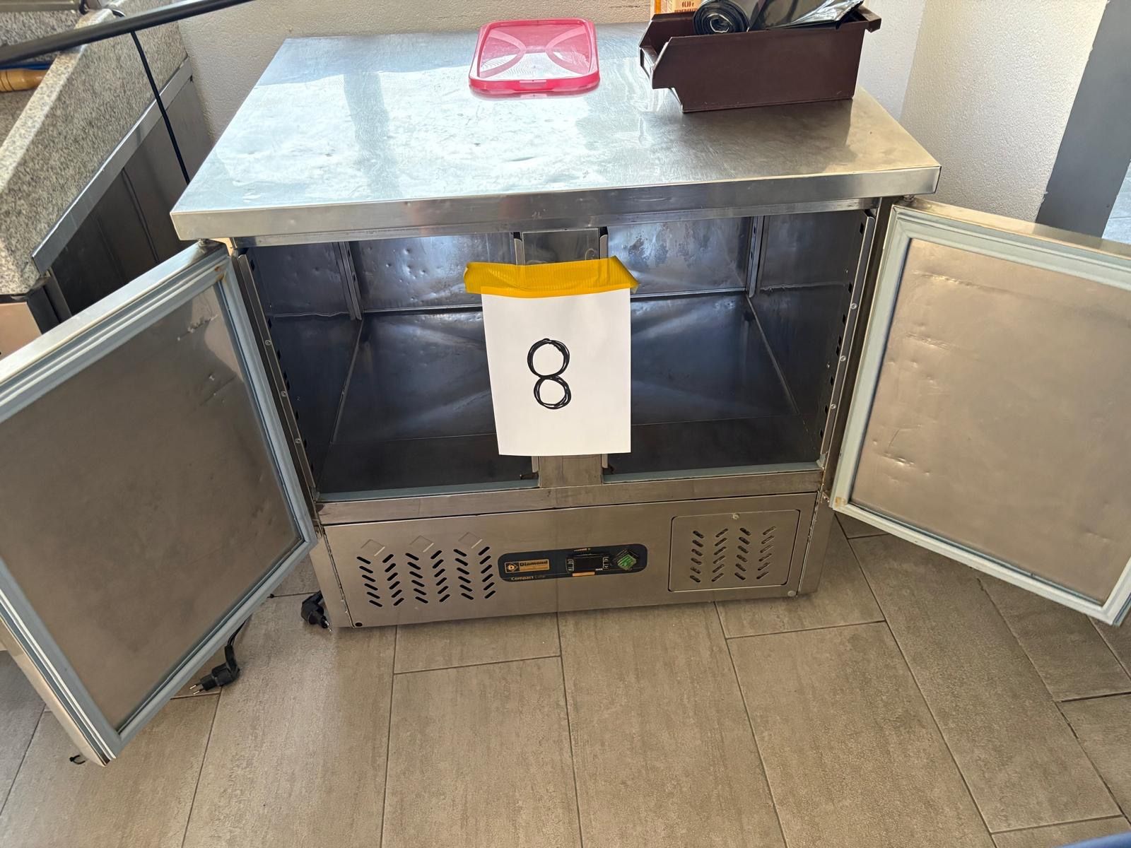 Komplettküchen: Gastromöbel – Gebraucht aus Visp von mbb_xs75