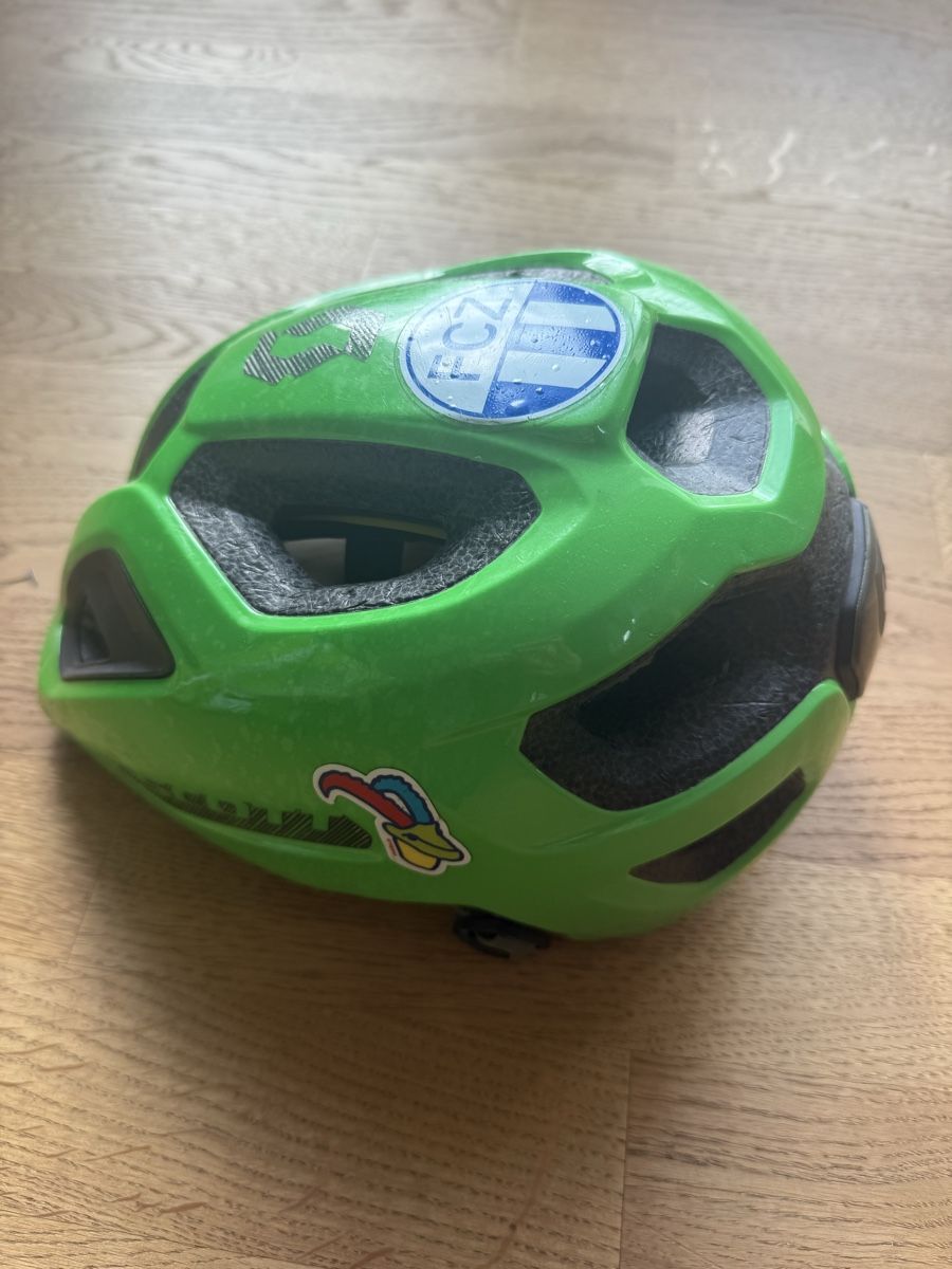 Scott Caschi: Scott Kindervelohelm – Usato da Zürich venduto da rosarose