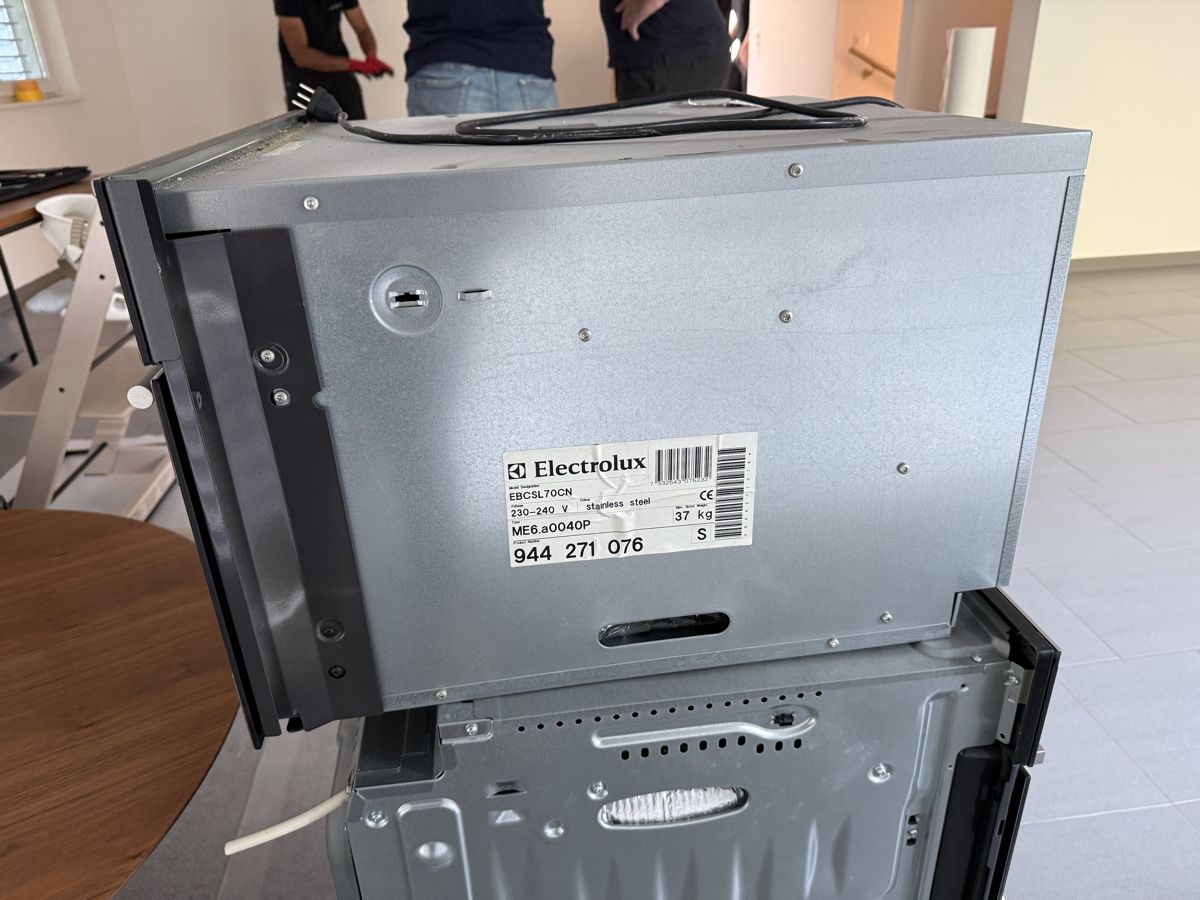 Electrolux Appareils de cuisine: Electrolux Kombi-Steamer / Backofen, Modell EBCSL70CN  – D'occasion à Lufingen par Hafula 1