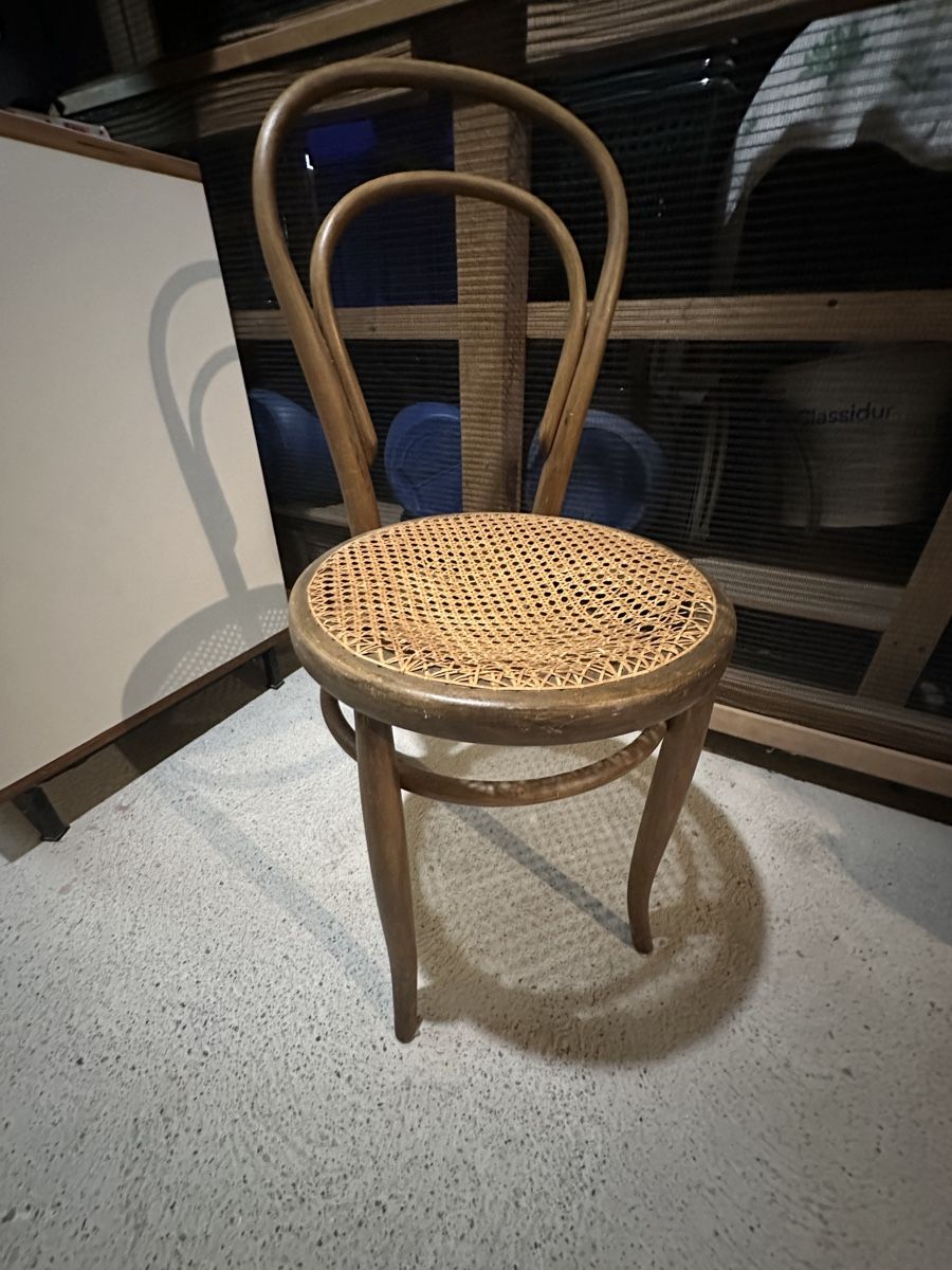 Thonet Sedie: 4 chaises de bistrot Thonet à restaurer  – Usato da Biel/Bienne venduto da mooks77 1
