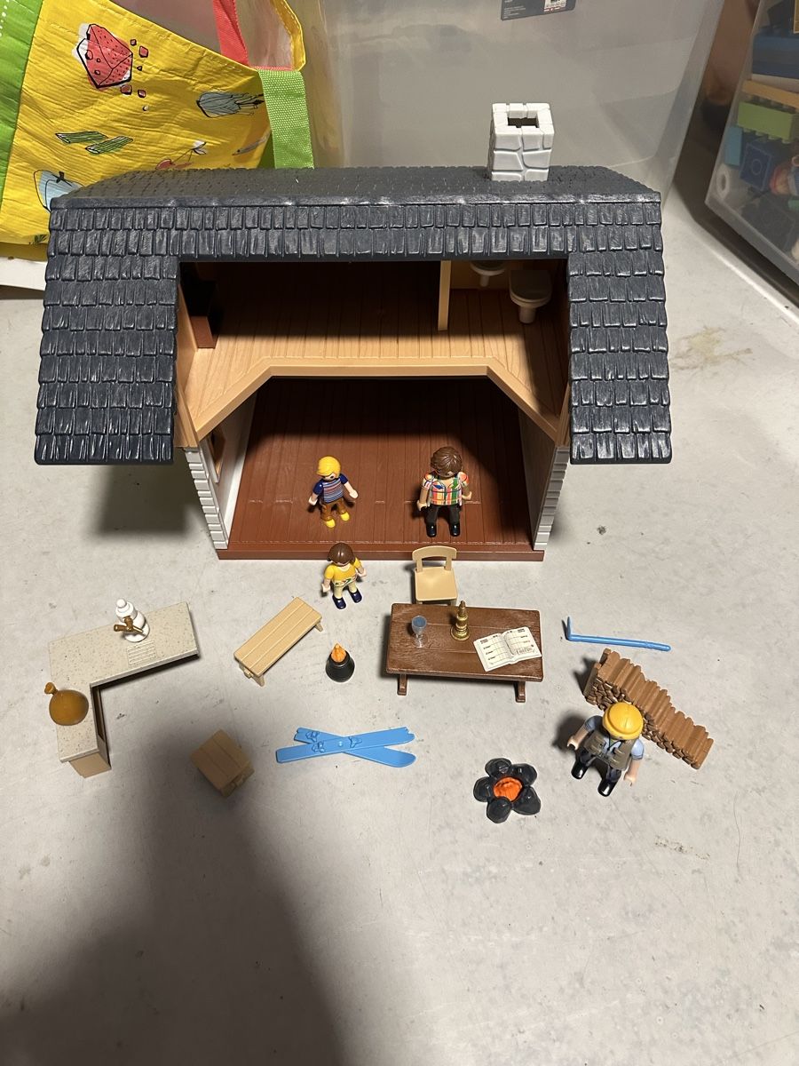 Playmobil Giocattoli: Playmobil Wald Skihütte – Usato da Landquart venduto da lumima 1