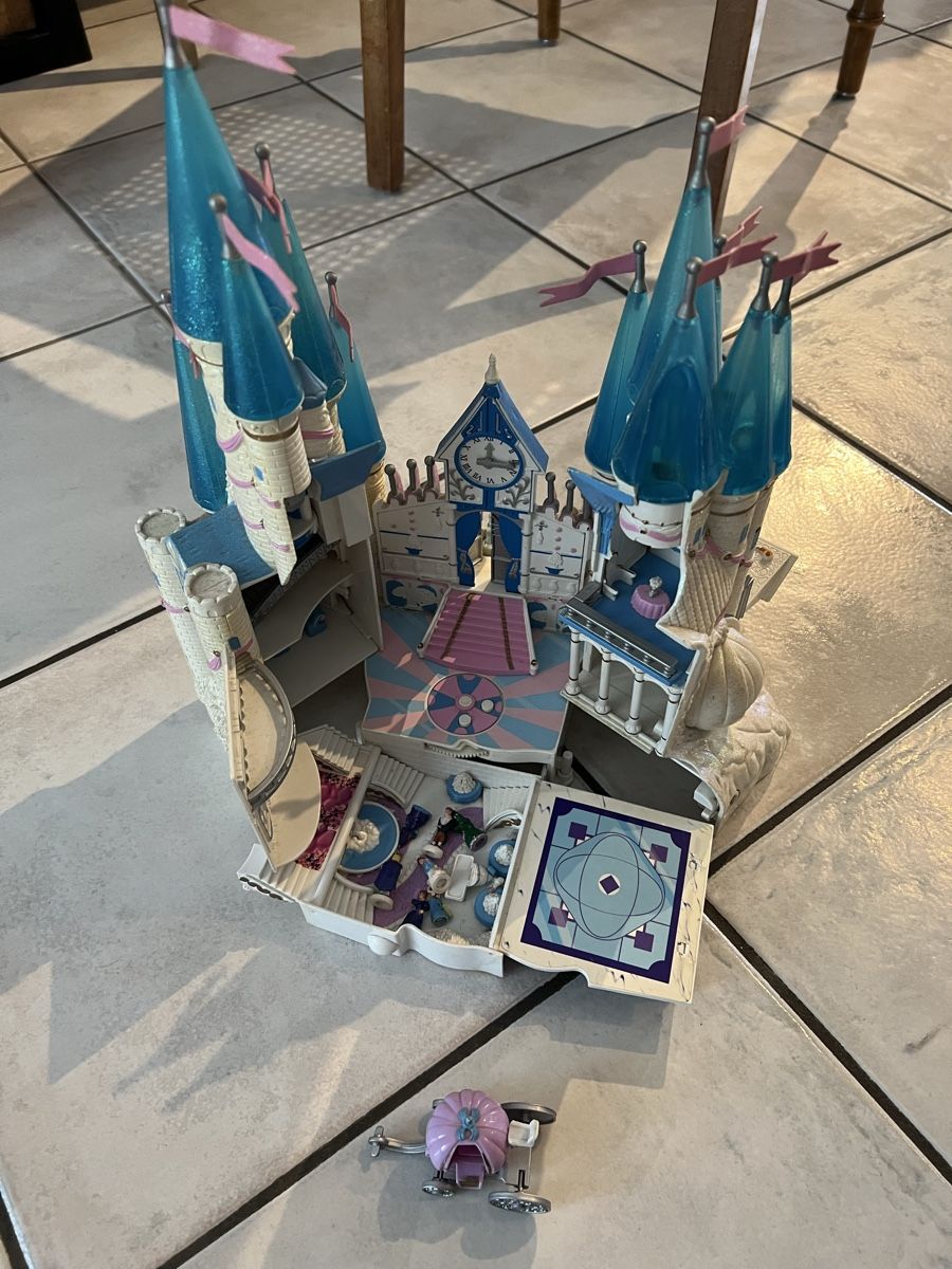 Polly Pocket Giocattoli: Polly Pocket Schloss – Usato da Zufikon venduto da luuuzi 1