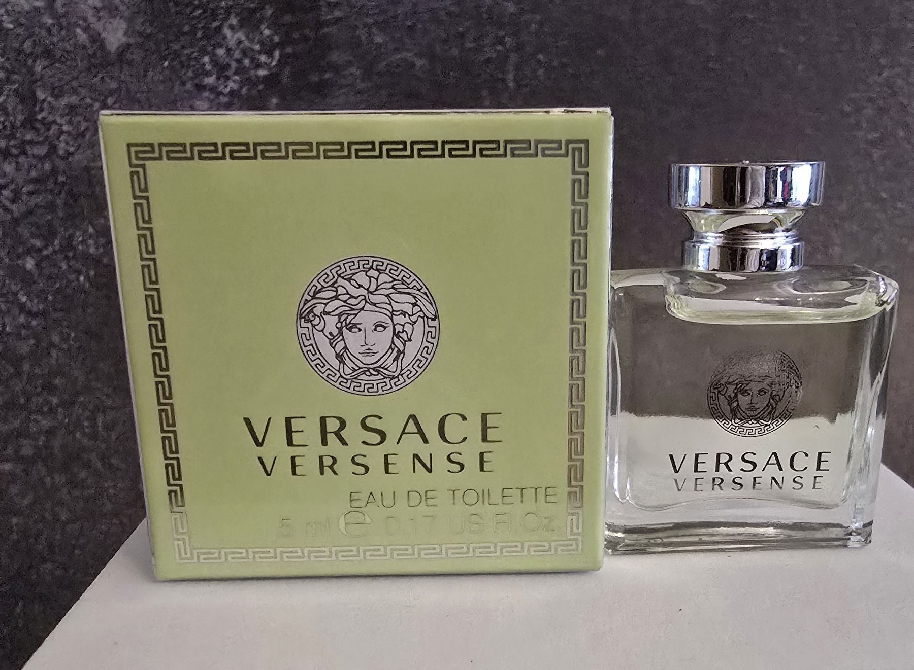Versace Parfum & Eau de Toilette: Parfüm Miniatur Versace Versense Neu – Neu und originalverpackt aus Basel von BeautyqueenbyNB
