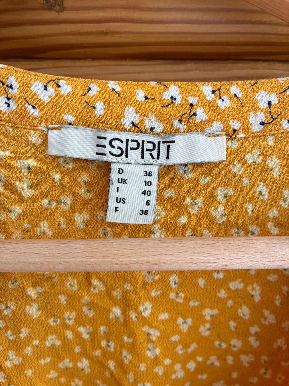 Esprit Camicette: Sommerliches Blüschen von Esprit Gr. 36/S – Usato da Bättwil venduto da tre_tj9g 3