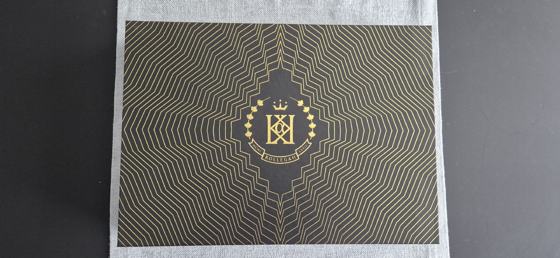 CD: Kollegah - Monument limitierte Box – Usato da Schwerzenbach venduto da Jamacy