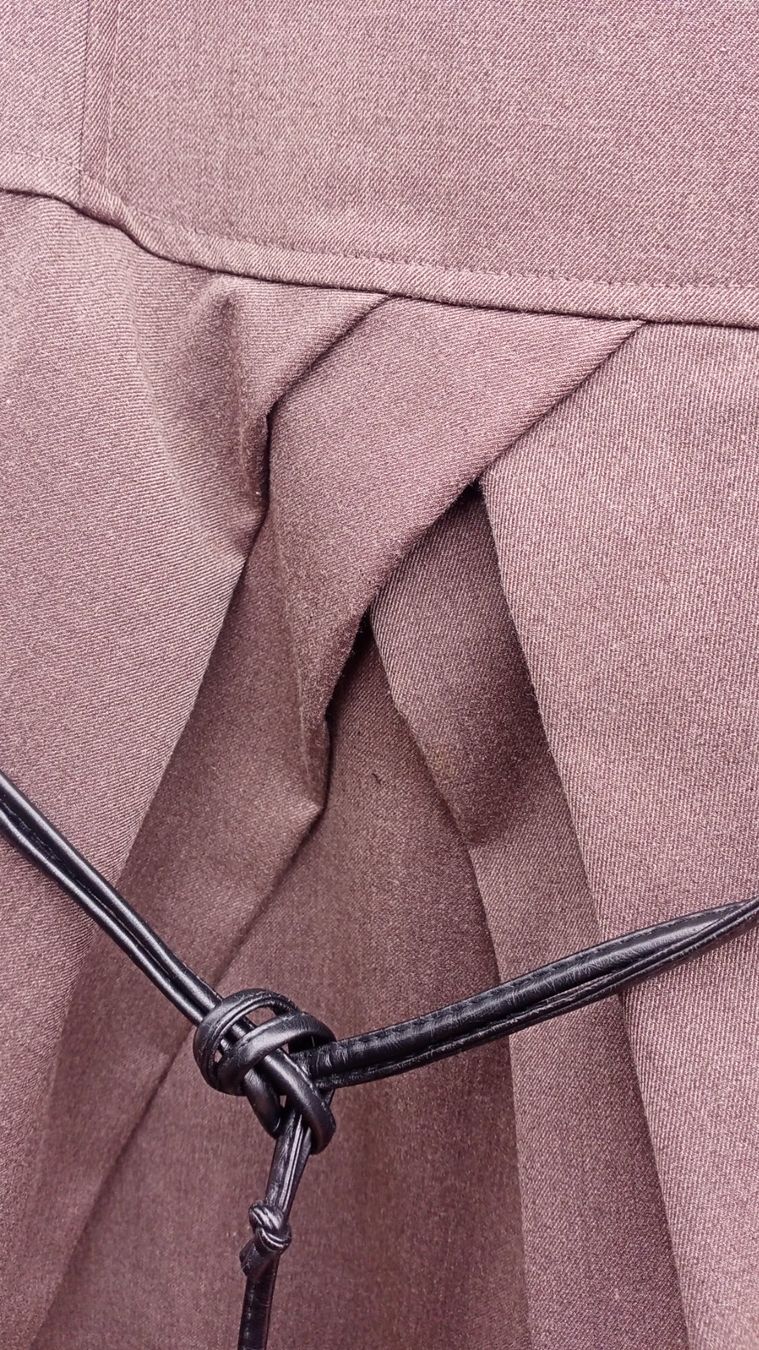 Vestiti: Elegante abito marrone senza maniche – Nuovo (secondo la descrizione) da Brusino Arsizio venduto da Demidova 3