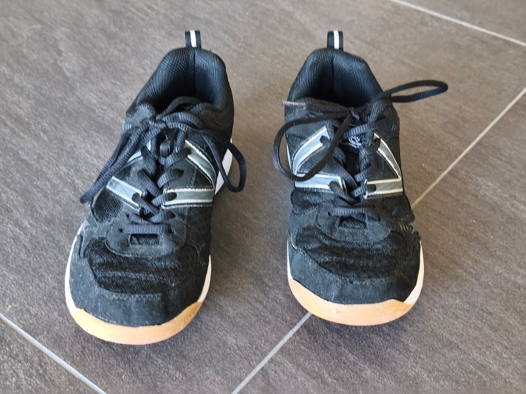 Victory Schuhe für Jungen: Hallenschuhe Victory - Grösse 38 – Gebraucht aus Jegenstorf von Juchlistock 1