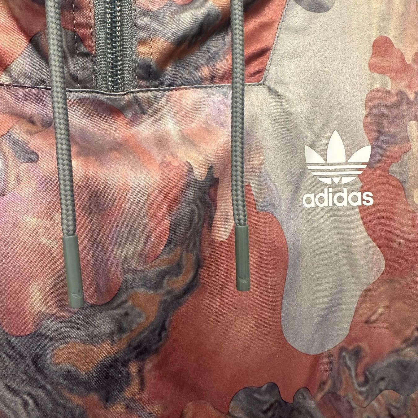 Adidas Giacche: Adidas Pullover Windbreaker pastel marbled, Jacke, getragen – Usato da Basel venduto da boysnoize 4