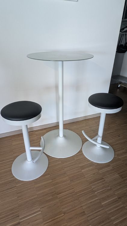 Set di tavolo e panche: Stehtisch mit 2 Barhocker – Usato da Zürich venduto da xsy_s55s 2